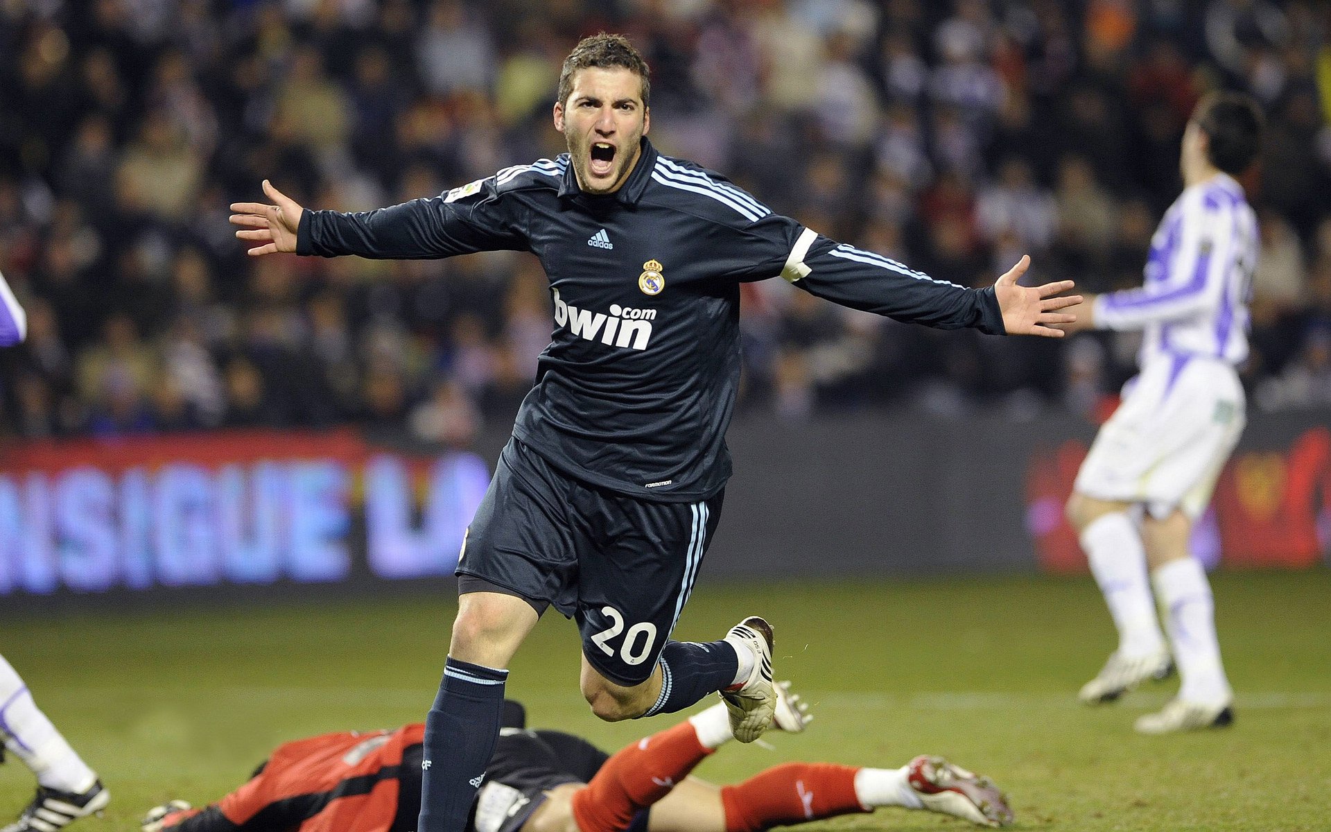 西甲最佳瞬间：精妙进球引爆全场，西甲精彩进球